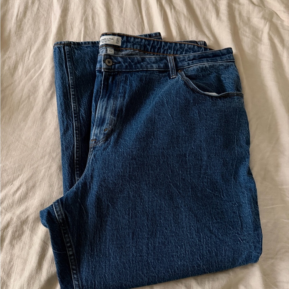Abercrombie & Fitch Curve Love 90s High Rise relaxed straight jean